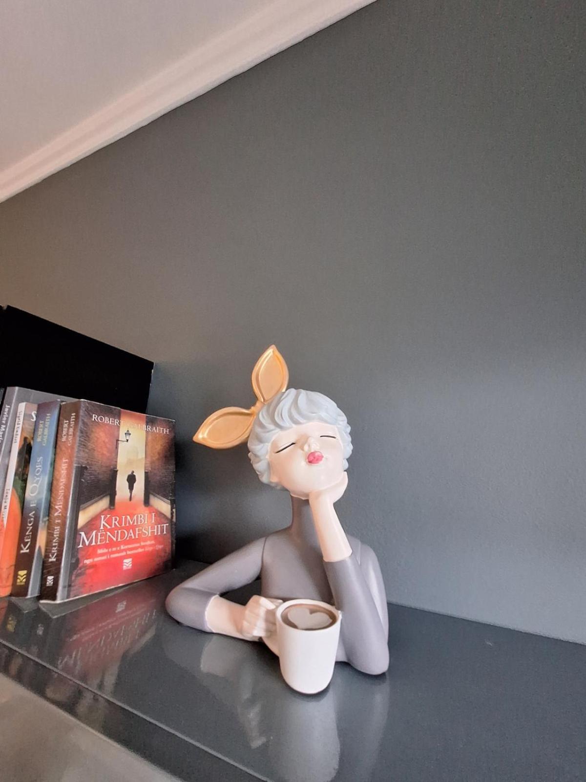 Stylish 1-bedroom Apartment *