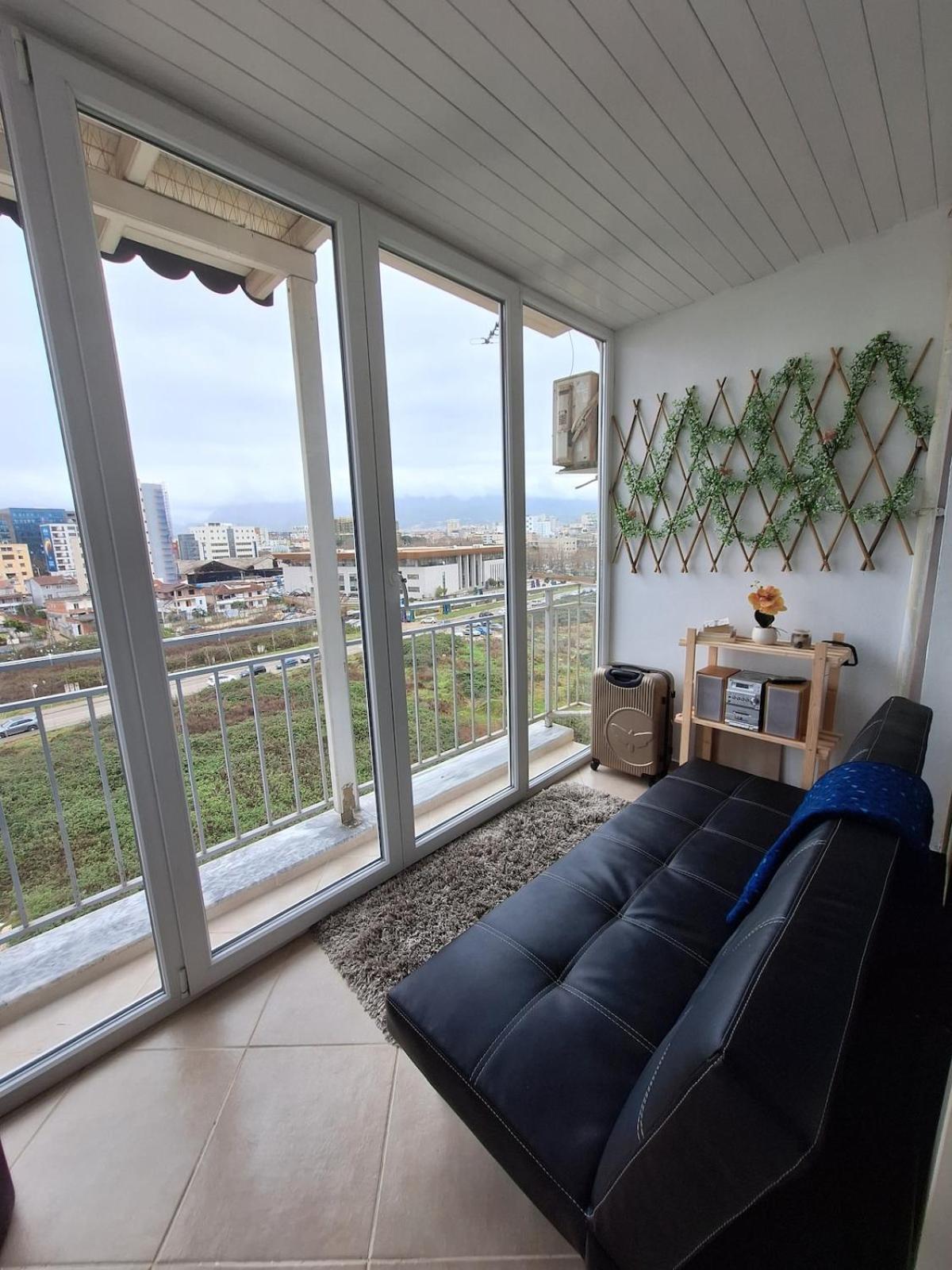 Stylish 1-bedroom Apartment